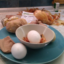 oeufs avant peinture marbrée préparation pour faire bouillir des œufs en marbre