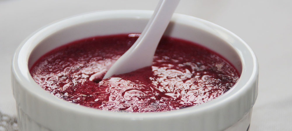 une cuillerée de confiture de framboises une cuillerée de confiture de framboises