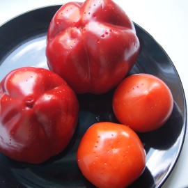 tomates et poivrons hachés